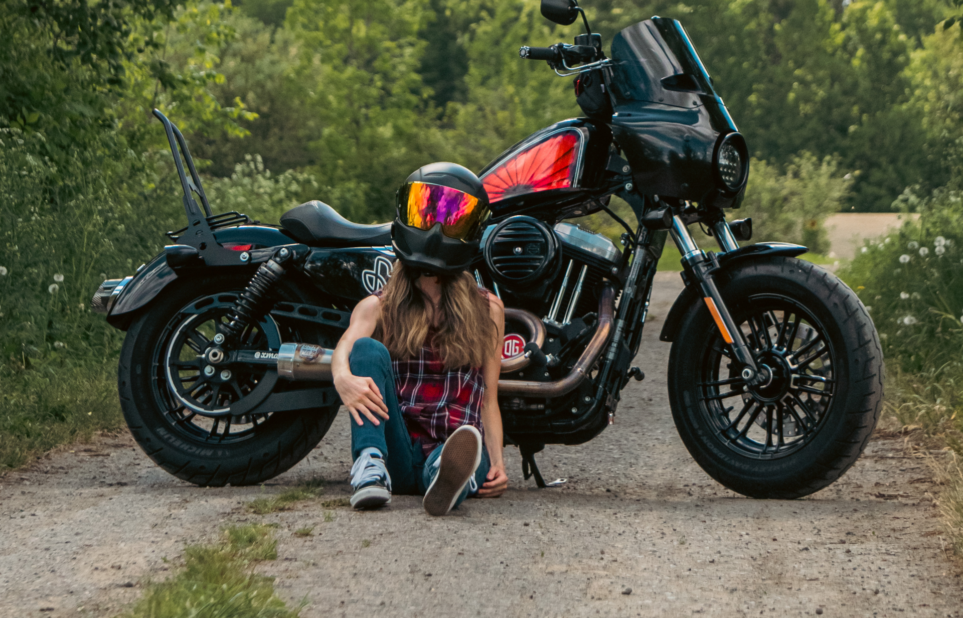 Magness : Photographe, vidéaste et créatrice de contenu moto au Québec