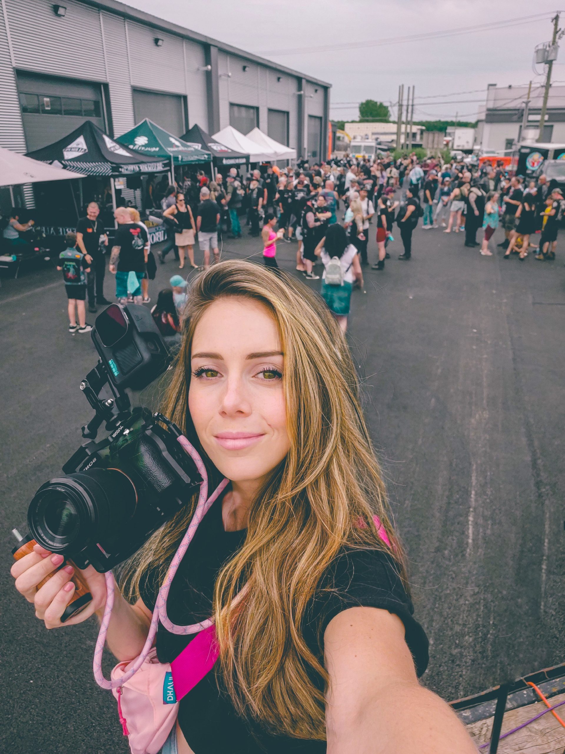 Magness - Collaboratrice Chicks And Machines selfie magness scaled