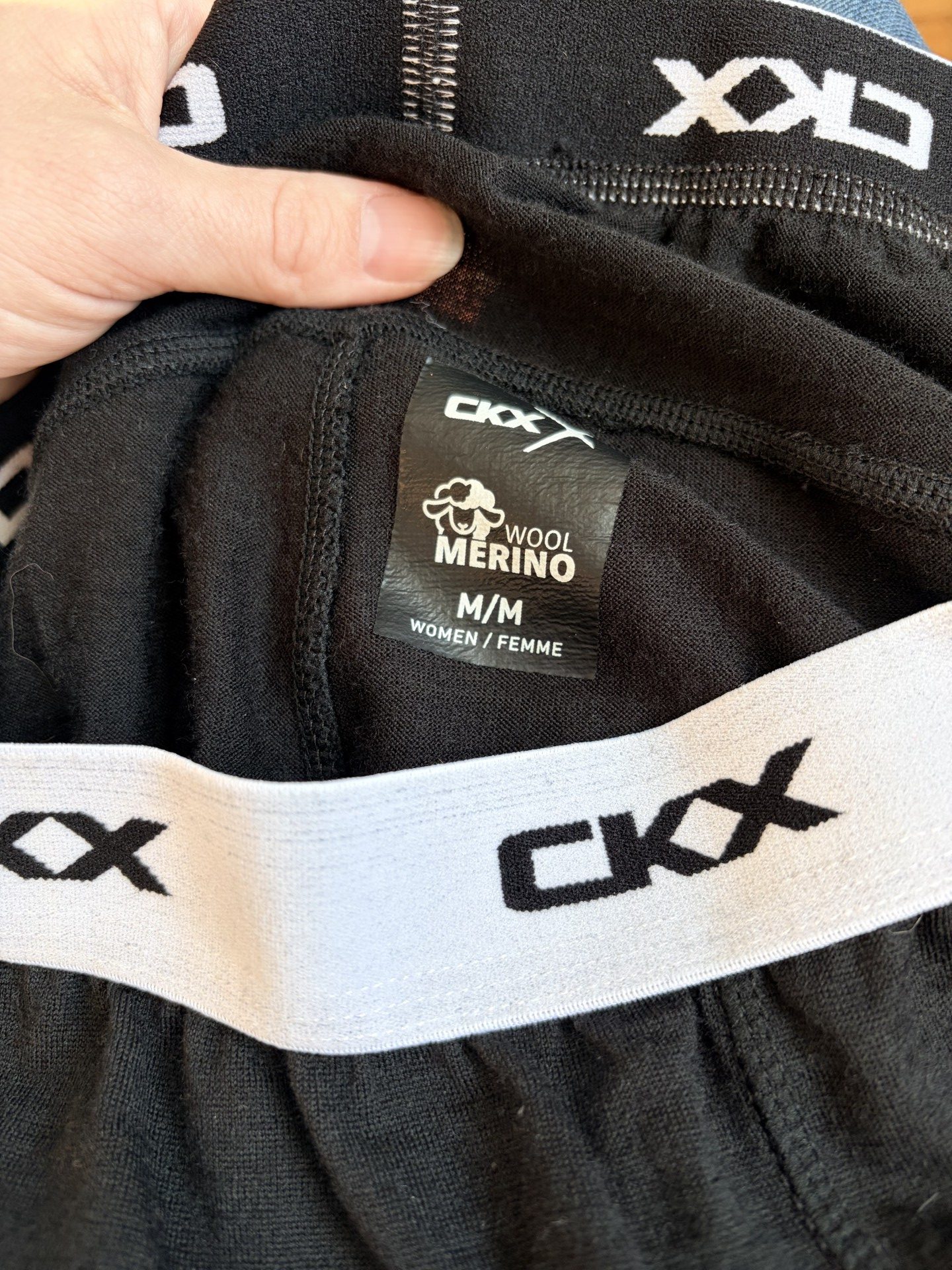 Essai de la CKX Xeri : la sous-couche qui change tout pour l’hiver! 6 etiquette.tissus rotated