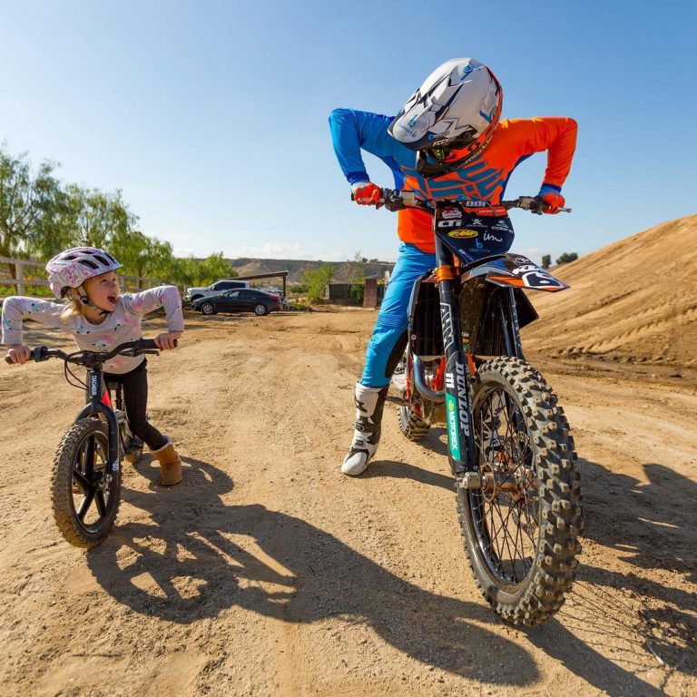 La FQMHR met les jeunes au guidon 2 motocross 768x768 1